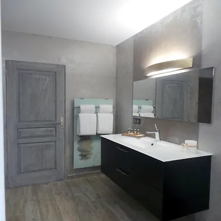 Isulella & Restaurant 4*