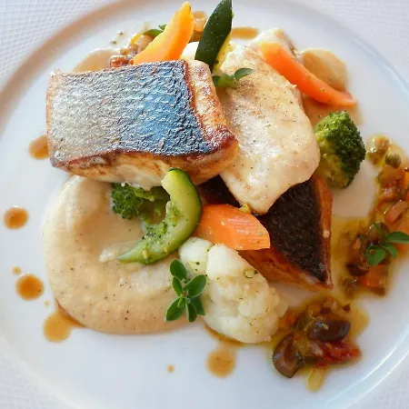 Hotel Isulella & Restaurant