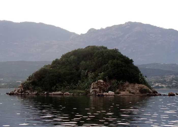 Isulella & Restaurant Porto-Vecchio (Corsica)