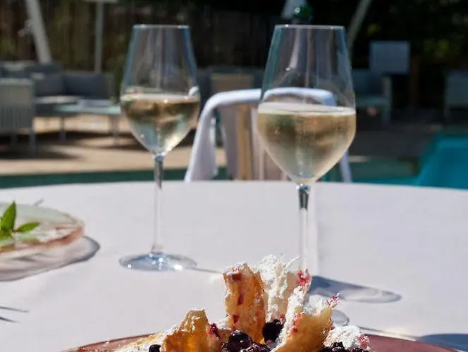 Isulella & Restaurant 4* Porto-Vecchio (Corsica)