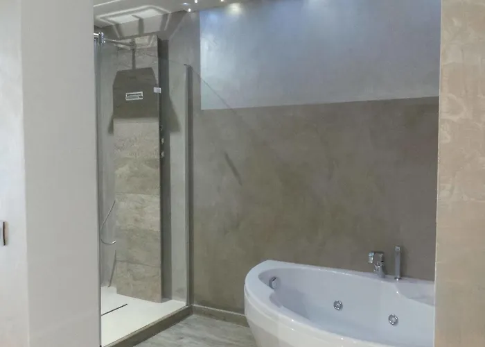 Hotel Isulella & Restaurant 4*