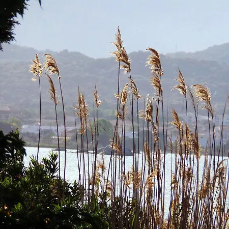 Isulella & Restaurant Отель 4*