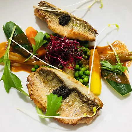 Isulella & Restaurant 4*