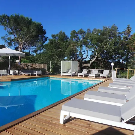 Isulella & Restaurant Отель 4*