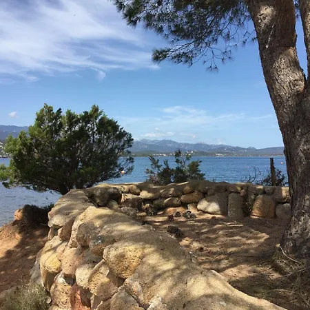 Отель Isulella & Restaurant Порто-Веккьо