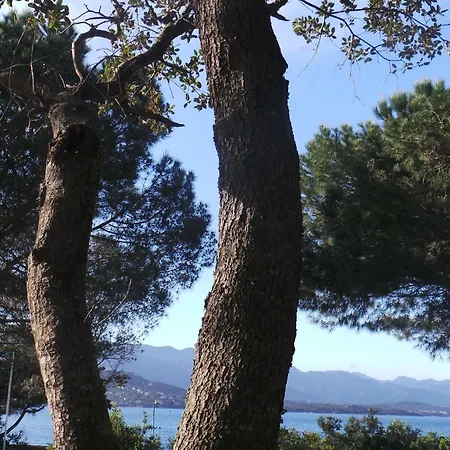 Isulella & Restaurant Отель