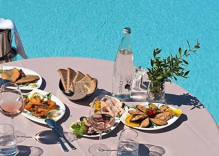 Isulella & Restaurant Hotel 4*