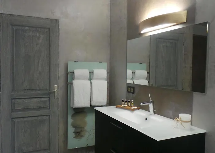 Isulella & Restaurant Porto-Vecchio (Corsica)