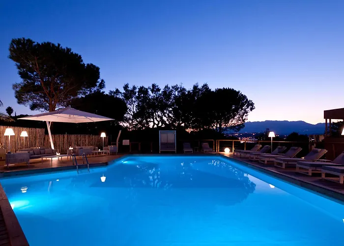 Isulella & Restaurant Porto-Vecchio (Corsica)