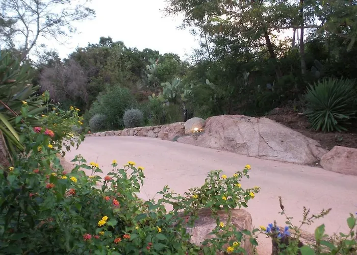 Isulella & Restaurant Porto-Vecchio (Corsica)