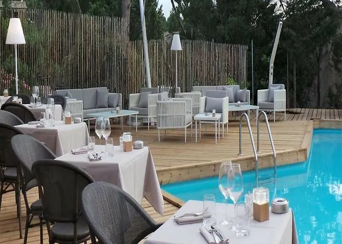 Isulella & Restaurant Porto-Vecchio (Corsica)