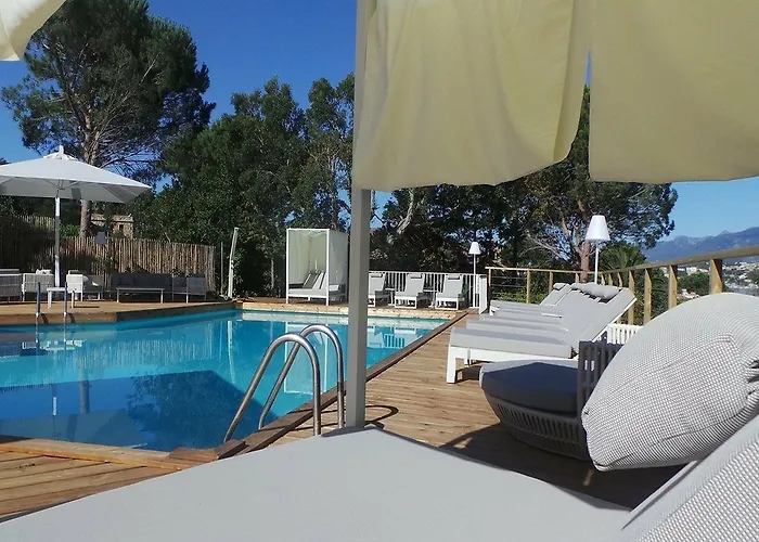 Hotel Isulella & Restaurant 4*